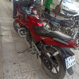 موتورسیکلت پالس ۲۲۰