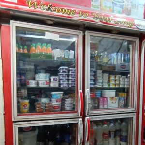 یخچال فروشگاهی بسیار تمیز