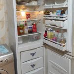 یخچال، اجاق گاز، میز نهار خوری، چرخ خیاطی، تخت خواب